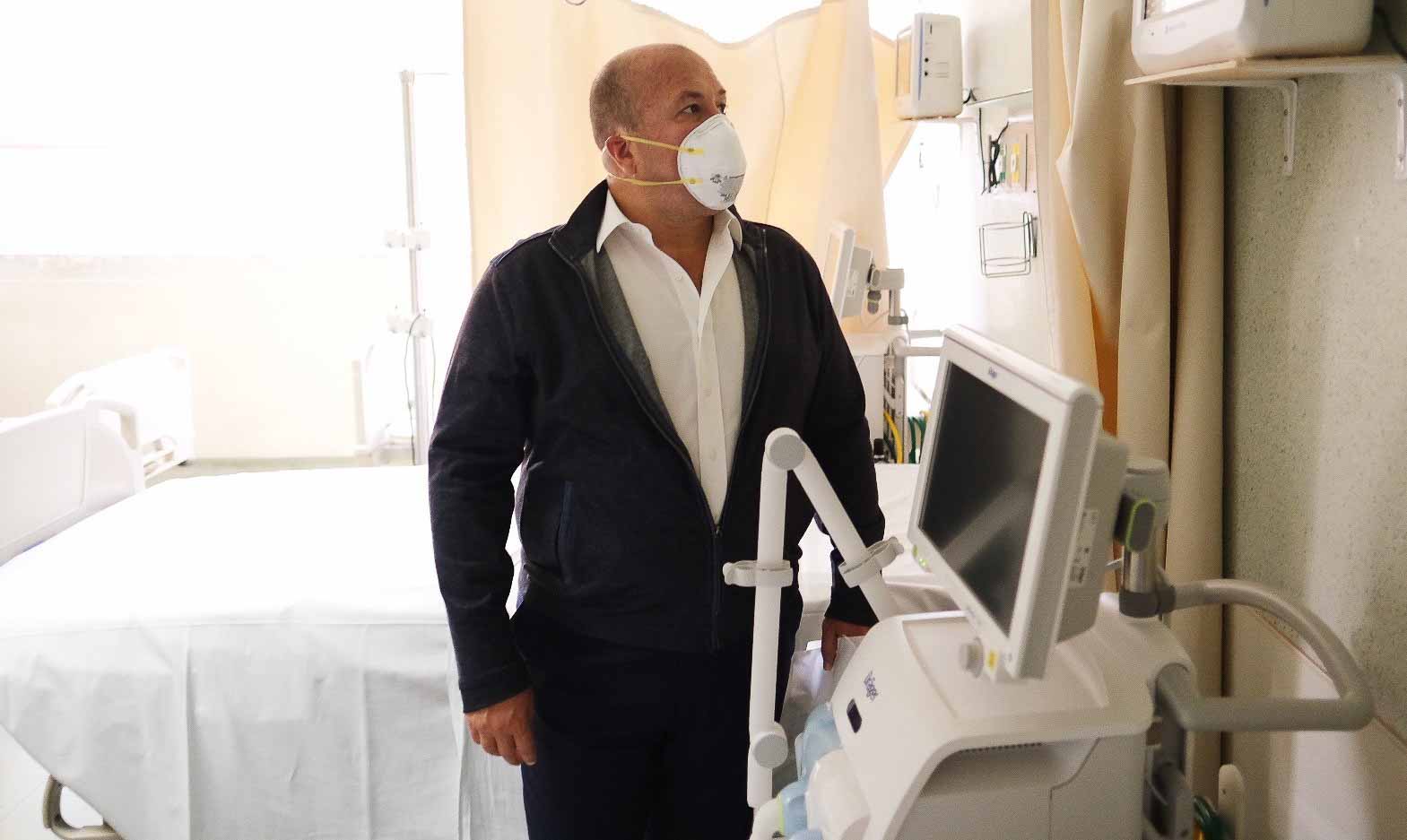 En entrevista con Ciro Gómez Leyva, Alfaro indicó que el paciente falleció en una clínica del Issste.