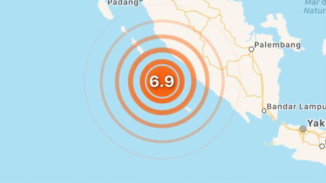 Dos fuertes sismos de magnitudes de 6.9 y 6.8 se registraron la madrugada del miércoles en la isla de Sumatra en Indonesia, informó el Servicio Geológico de Estados Unidos (USGS, por sus siglas en inglés).
