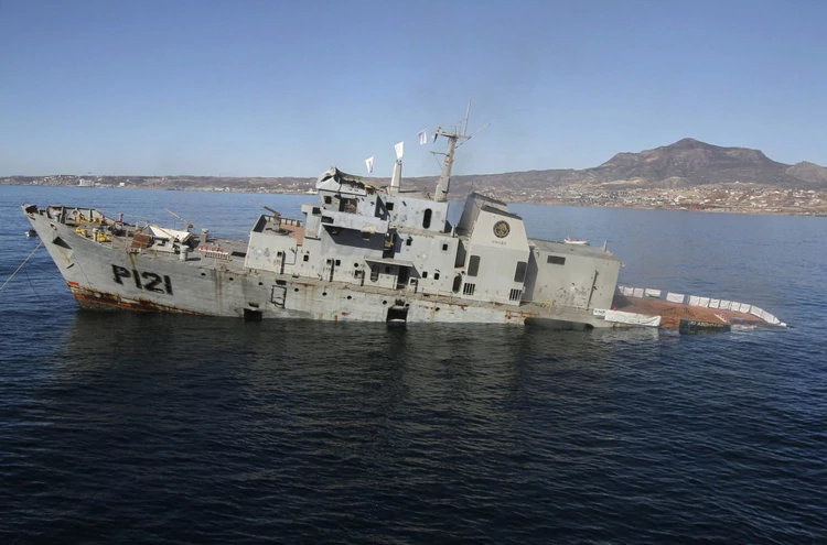 Anteriormente el gobierno hundió el barco Uribe 121 que fue donado por la Armada de México para crear el “Parque Submarino Rosario”, el cual convertirá en el primer arrecife artificial del Noroeste de México.