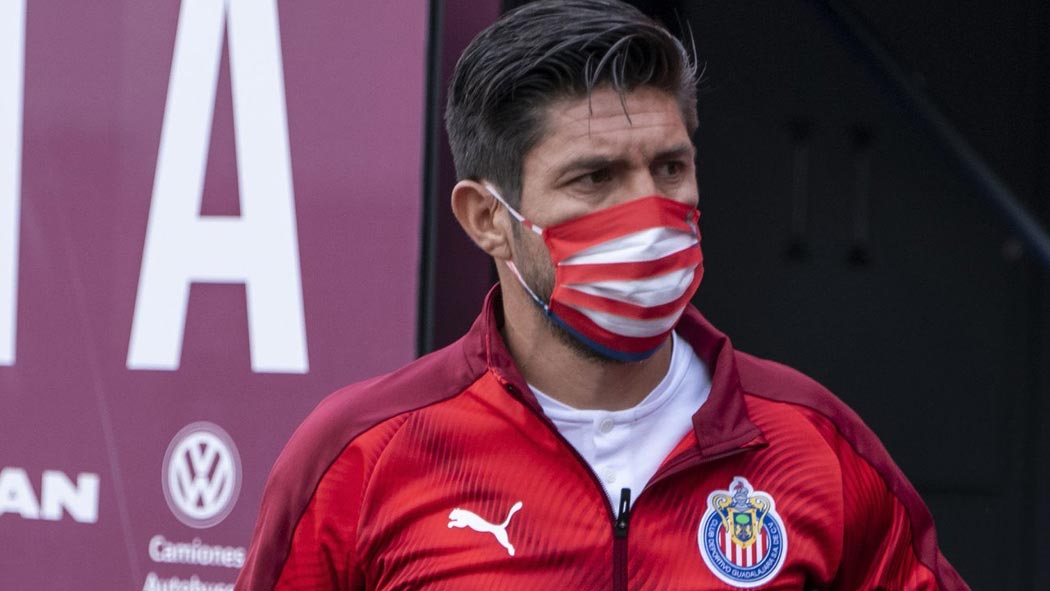La Liga MX aclaró que el jugador de 36 años dio negativo en las dos primeras pruebas, pero presentó algunos síntomas, por lo que se le realizó una tercera prueba en la que salió positivo de coronavirus.