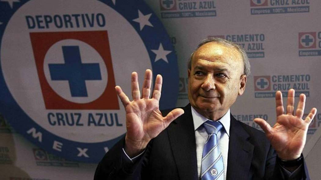 Un amparo promovido por Guillermo Álvarez, presidente de Cooperativa La Cruz Azul, fue rechazado, por lo que seguirá el bloqueo a sus cuentas bancarias, las cuales fueron congeladas desde el pasado 28 de mayo por la Unidad de Inteligencia Financiera (UIF).