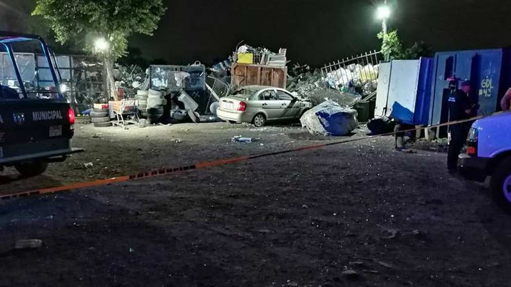En Tonalá en Jalisco, el director interino del Penal Federal de Máxima Seguridad de Puente Grande, Marcos Alberto Corona, fue asesinado.