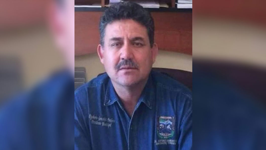 Rigoberto González Pacheco, alcalde de Bacoachi, Sonora, murió esta tarde, informó el ayuntamiento a través de un comunicado publicado en redes sociales.