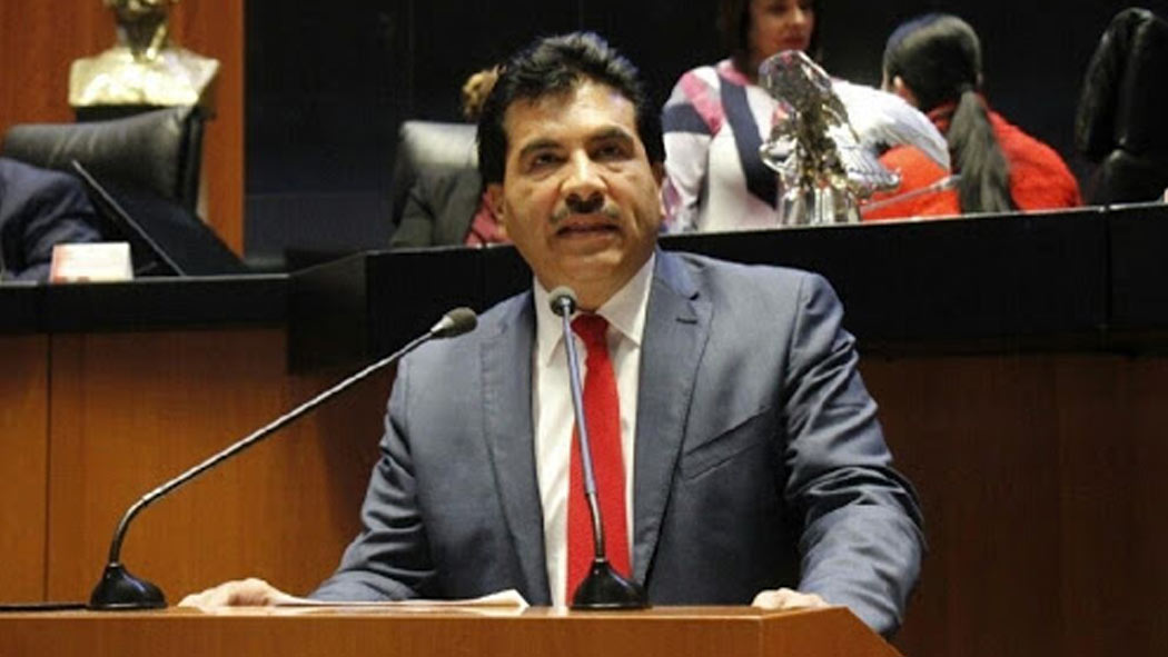 Sorpresivamente, el senador José Ramón Enríquez dejó la bancada de Movimiento Ciudadano para incorporarse a la de Morena.