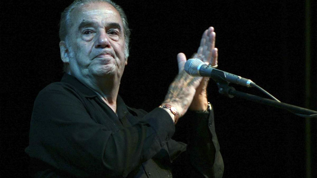 Óscar Chávez Fernández, conocido como Óscar Chávez, fue un cantante, actor y compositor mexicano, considerado uno de los máximos exponentes del canto nuevo en México.