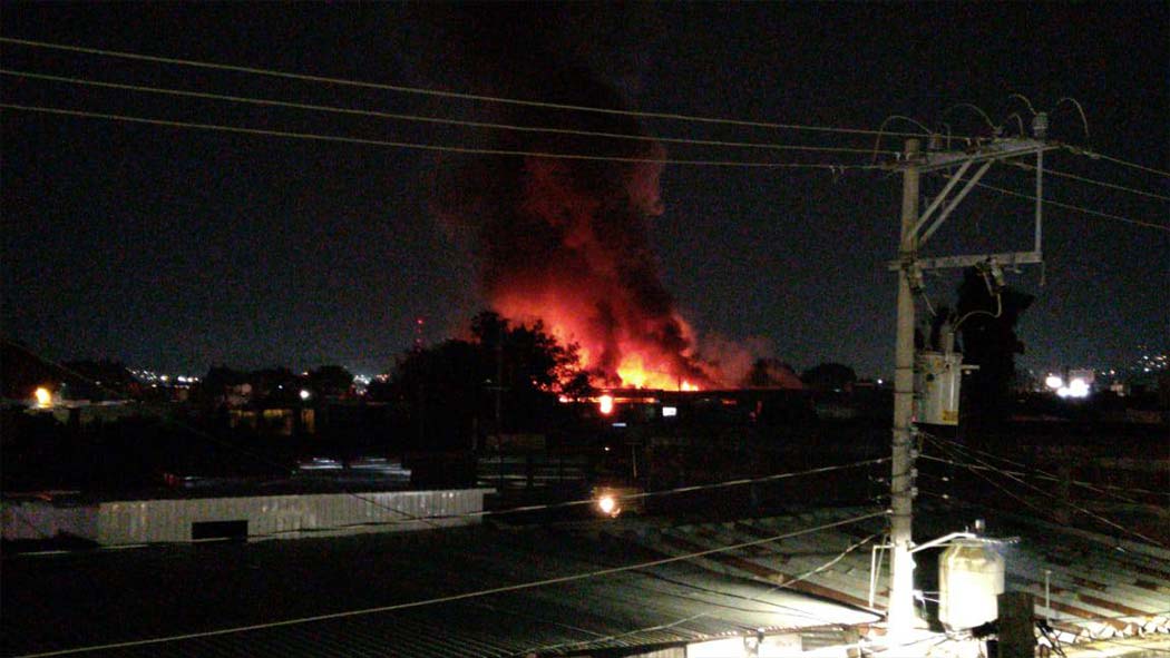 Video del voraz incendio en la central de Abastos de Oaxaca de Juárez