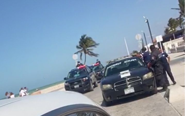 Pese a la contingencia por Covid-19 en Yucatán, decenas de visitantes se apersonaron a playas de Progreso y policías municipales los retiraron como medida preventiva.