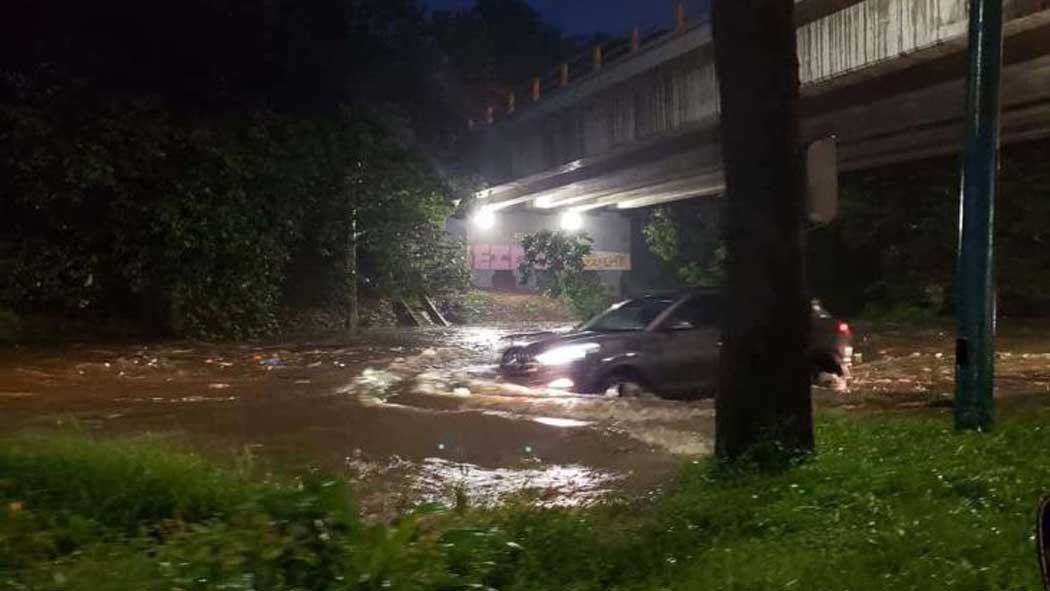 Colonias como la Veracruz, Alvaro Obregón, Zapata, Reforma y algunas avenidas como Américas, Ruiz Cortines y Lázaro Cárdenas han empezado a registrar inundaciones en la ciudad.